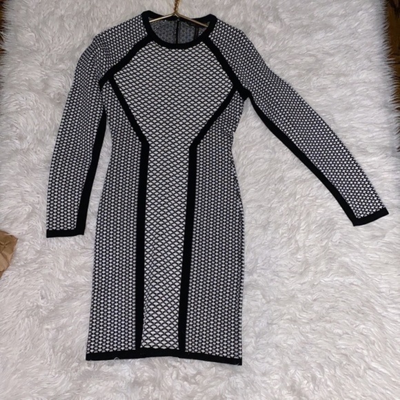 BCBGMaxAzria like new M bandage dress with long zipper on the back super stylish - Picture 5 of 13